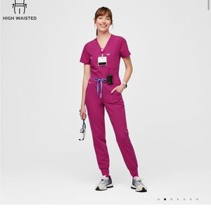 Figs Scrub Set in Raspberry Sorbet.